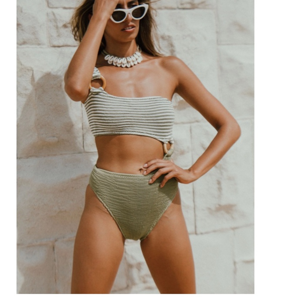 Free People x Cleonie Shell Maillot One Piece Crinkle Scrunchie Swimsuit Stripe